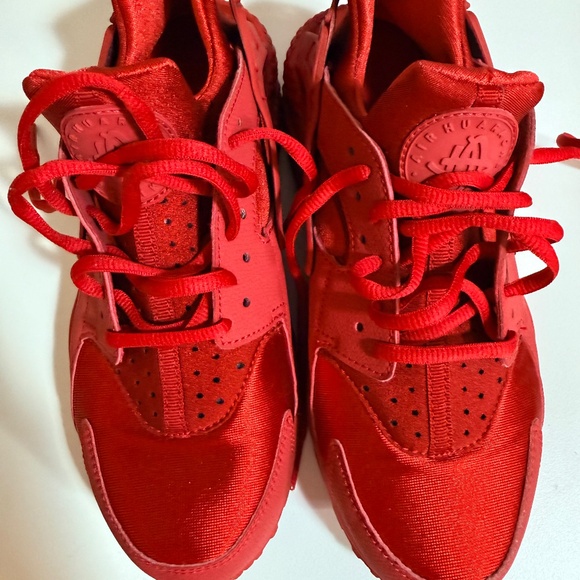 Sneakers - Picture 3 of 5